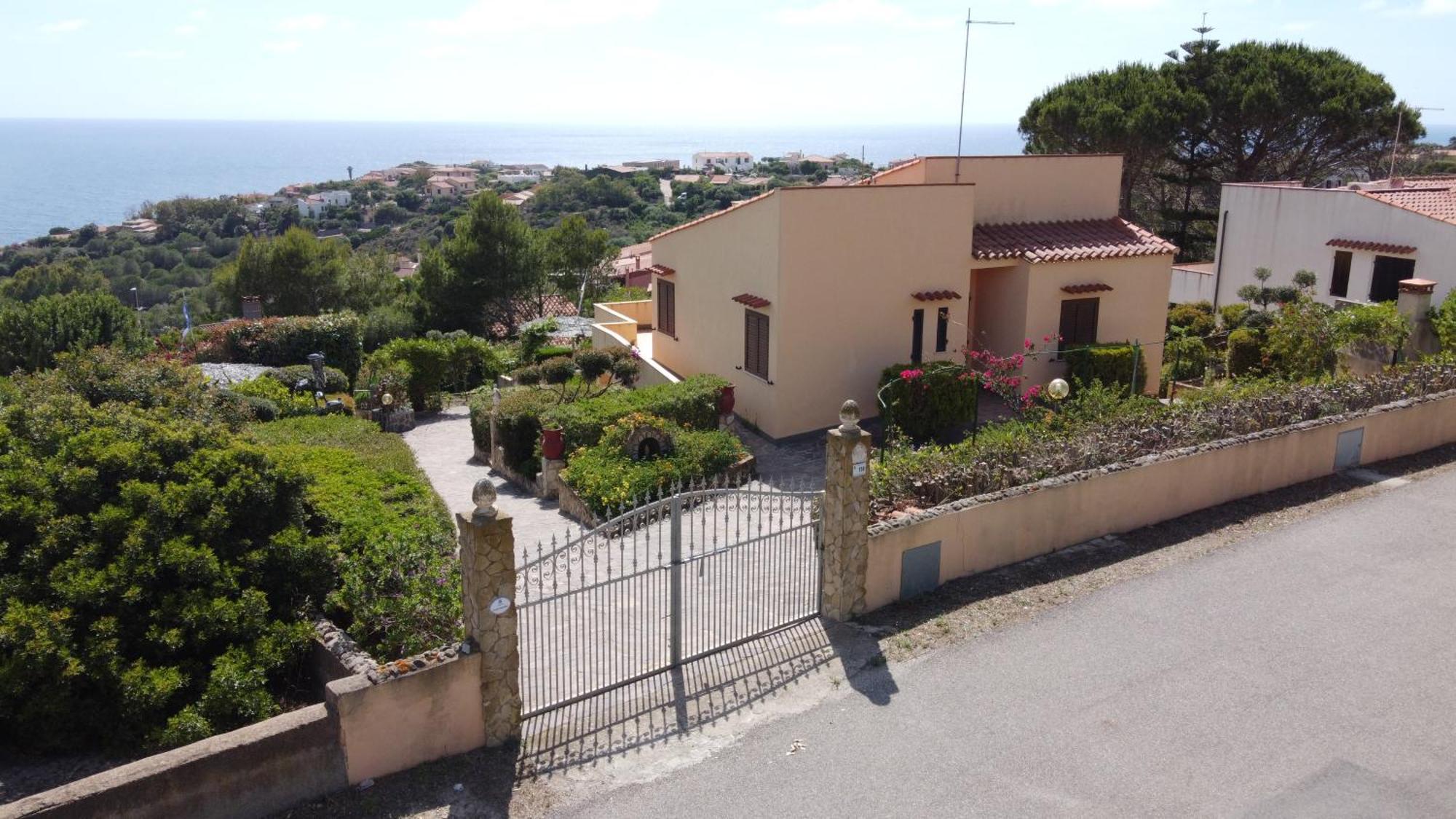 Da Tziu Giuliu - Due Passi Dalla Cala Villa Torre dei Corsari Exterior photo